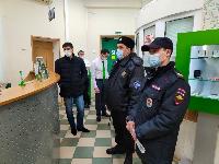 В Брюховецком районе проходят ежедневные рейды по соблюдению ковидных ограничений