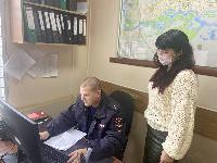 В Брюховецком районе общественник проверила участковых уполномоченных полиции на рабочих местах