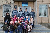 Брюховецкие полицейские организовали экскурсию для дошкольников 