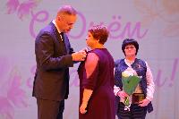 На материнской любви держится целый мир