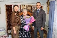 Сергей Ганжа поздравил с наступающим 8 марта многодетную маму Галину Набока