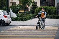 Важно знать: правила пересечения пешеходного перехода на велосипеде